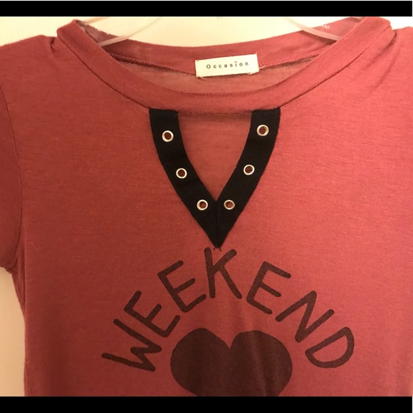 Accented Weekend Top - Picture 2 of 5